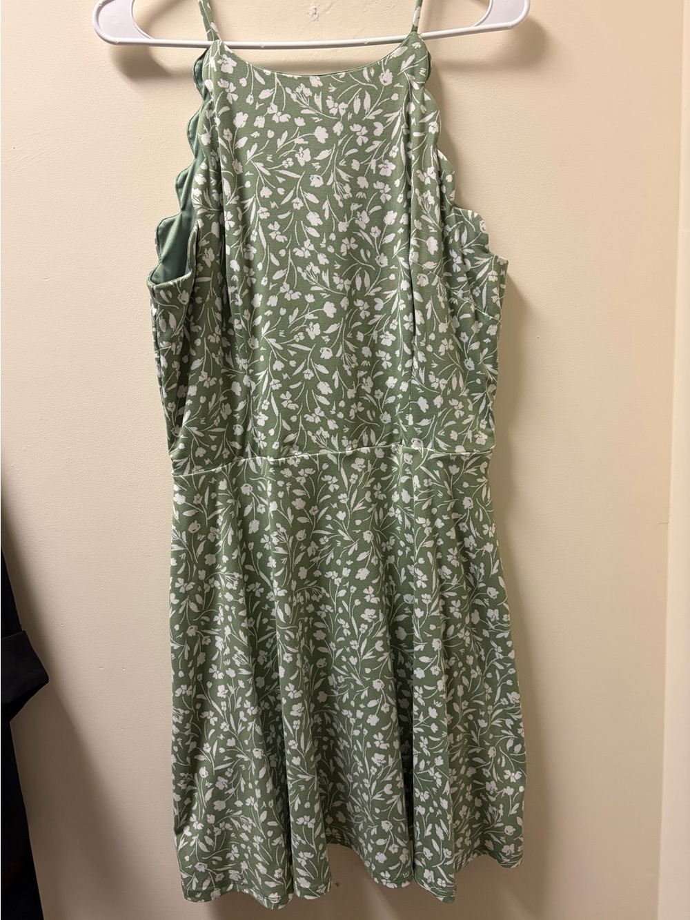 Floral Halter A-Line Dress in Sage Green Women’s XL Stitch Fix/The General Good